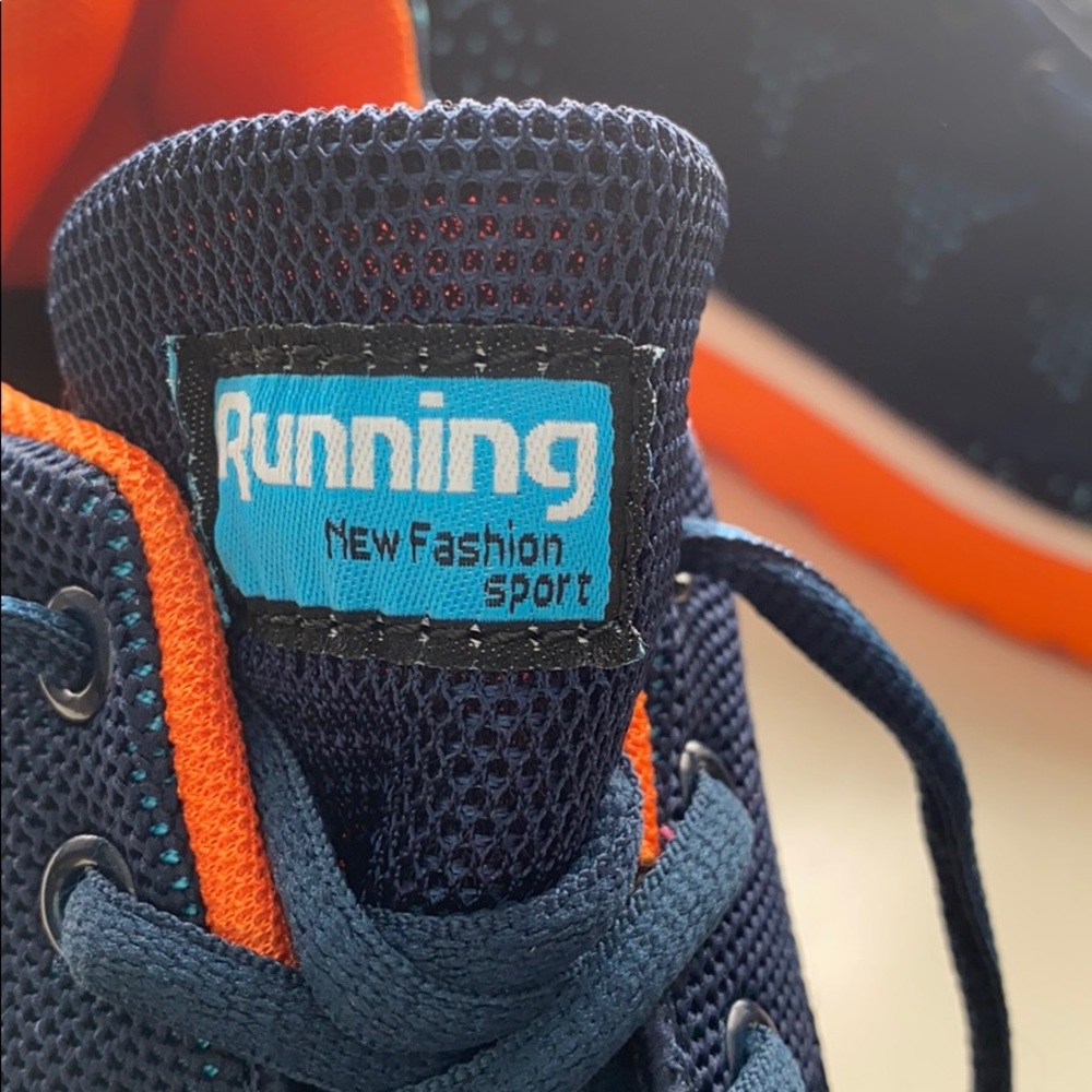 Running Shoes - Picture 4 of 4